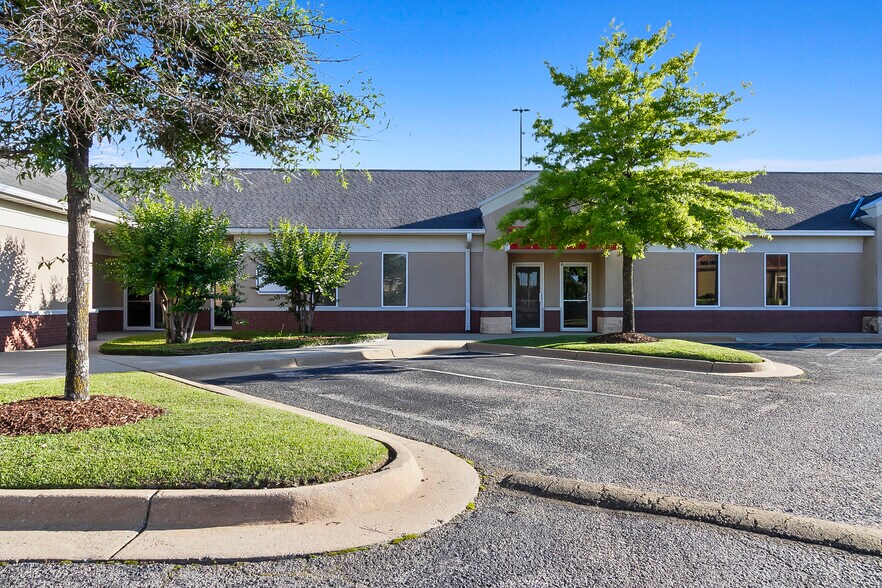More Photos Of 2002 McFarland Blvd E, Tuscaloosa Office For Lease