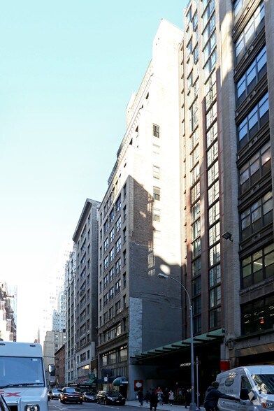 More Photos Of 49 W 38th St, New York Office For Lease