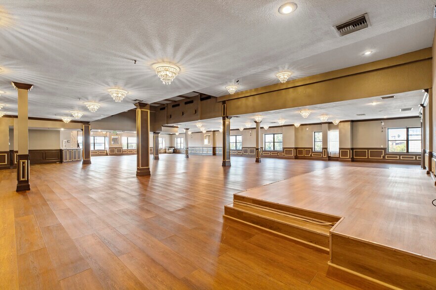 More Photos Of 915-917 J St, Modesto General Retail For Sale