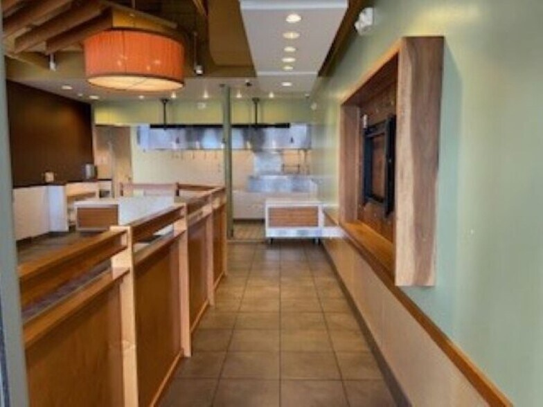 More Photos Of 2565 Sycamore Rd, Dekalb General Retail For Lease