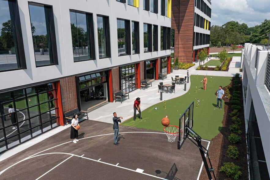 More Photos Of 12645 Olive Blvd, Creve Coeur Office For Lease