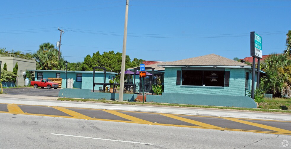 More Photos Of 10 Anastasia Blvd, Saint Augustine Bar For Lease