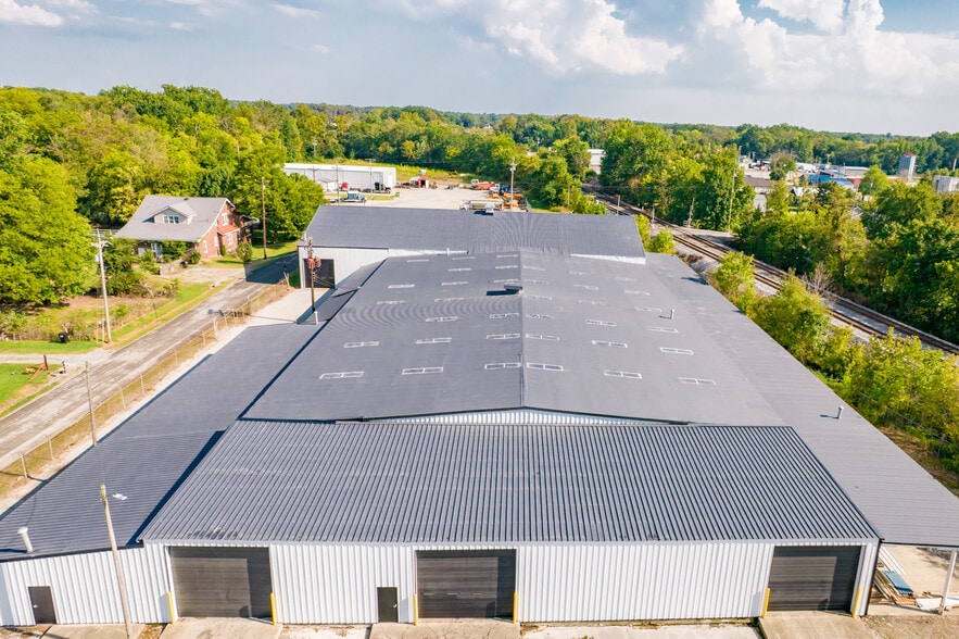 More Photos Of 240 E Park St, Guthrie Industrial For Lease