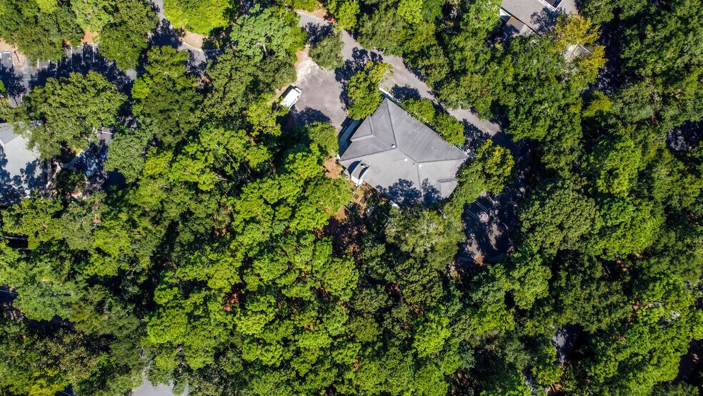 More Photos Of 5 Dunmore Ct, Hilton Head Office Residential For Sale
