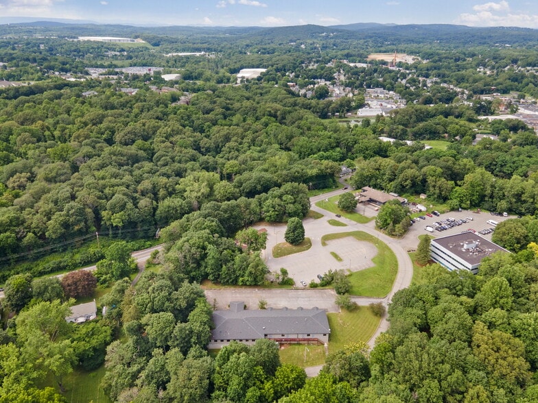 More Photos Of 4 Corwin Ct, Newburgh Medical For Sale