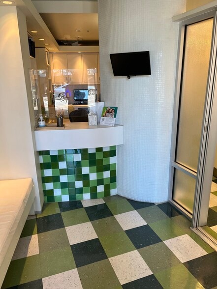 More Photos Of 845 Spring St NW, Atlanta Apartments For Sale