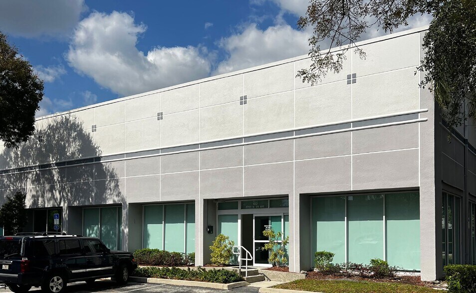 More Photos Of 3401 N 29th Ave, Hollywood Warehouse For Lease