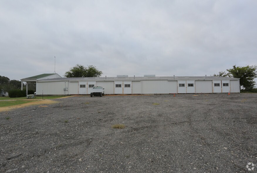 More Photos Of 18805 S Highway 377, Cresson Warehouse For Lease