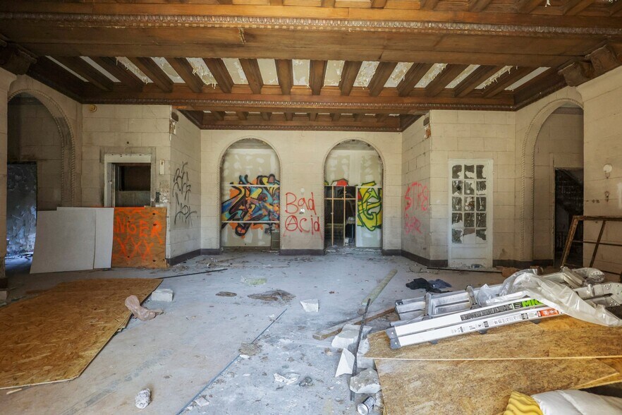 More Photos Of 1312 E Broad St, Columbus Apartments For Sale