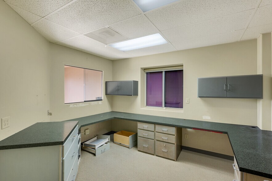 More Photos Of 3200 W Diamond St, Tucson Warehouse For Lease