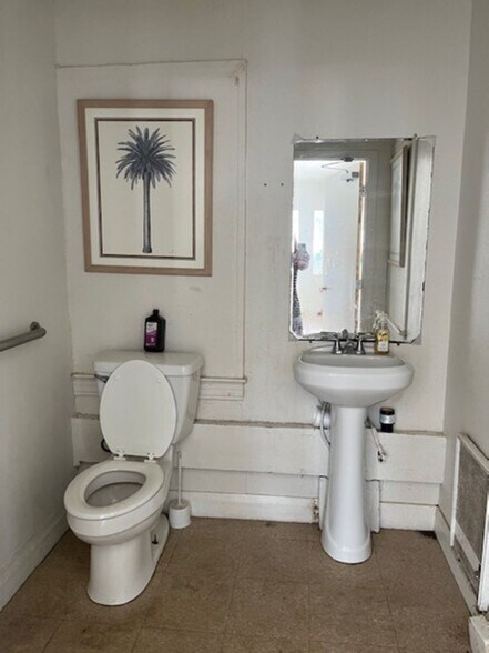 More Photos Of 1318 E Dr Martin Luther King Jr Blvd, Tampa General Retail For Sale