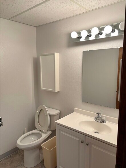 More Photos Of 100 N Fruitland St, Kennewick Office For Lease