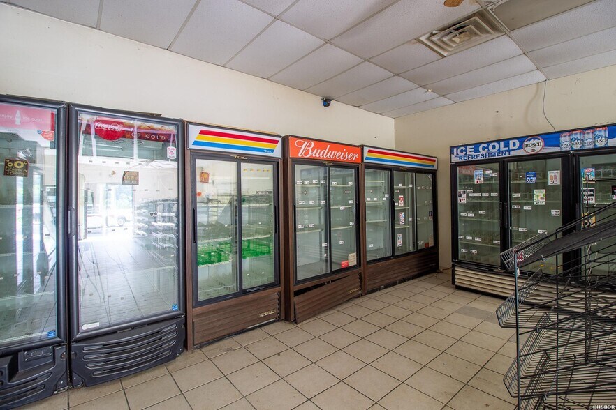 More Photos Of 8300 Woodson Lateral Rd, Woodson Convenience Store For Sale