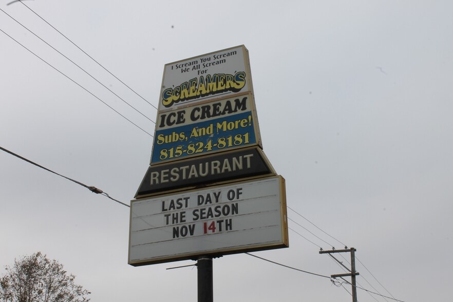 More Photos Of 408 E Comanche Ave, Shabbona General Retail For Sale