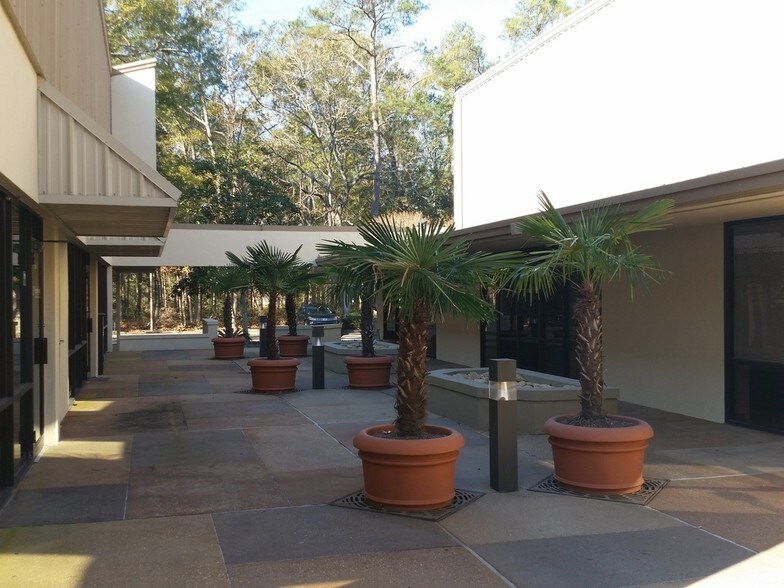 More Photos Of 200 Greenleaves Blvd, Mandeville Office For Lease
