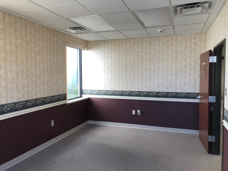 More Photos Of 20 N Pennsylvania Ave, Greensburg Office For Lease