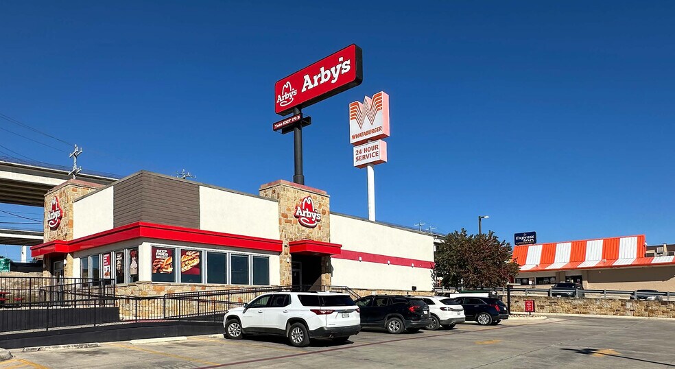 Primary Photo Of 12802 N Ih 35, Live Oak Fast Food For Lease