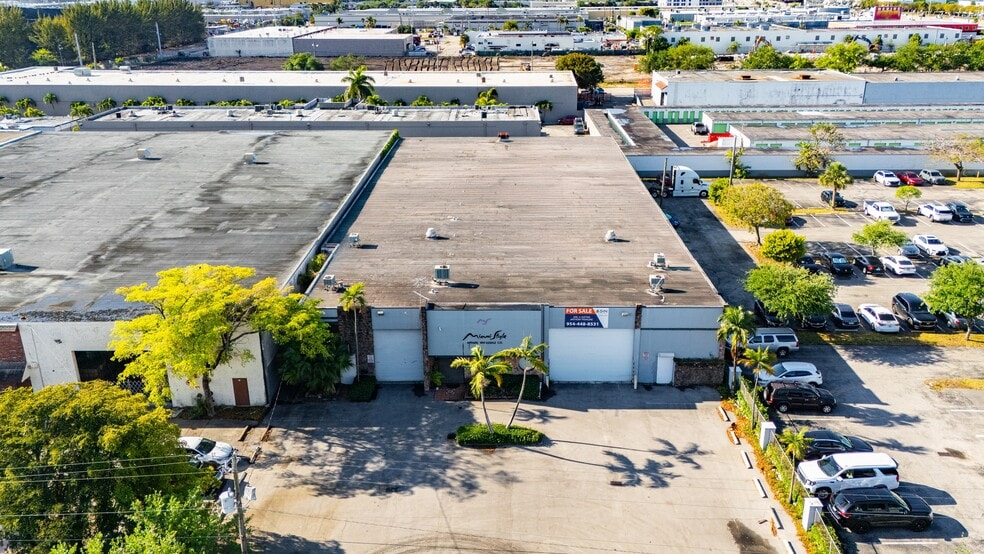 More Photos Of 7480 NW 52nd St, Miami Warehouse For Sale