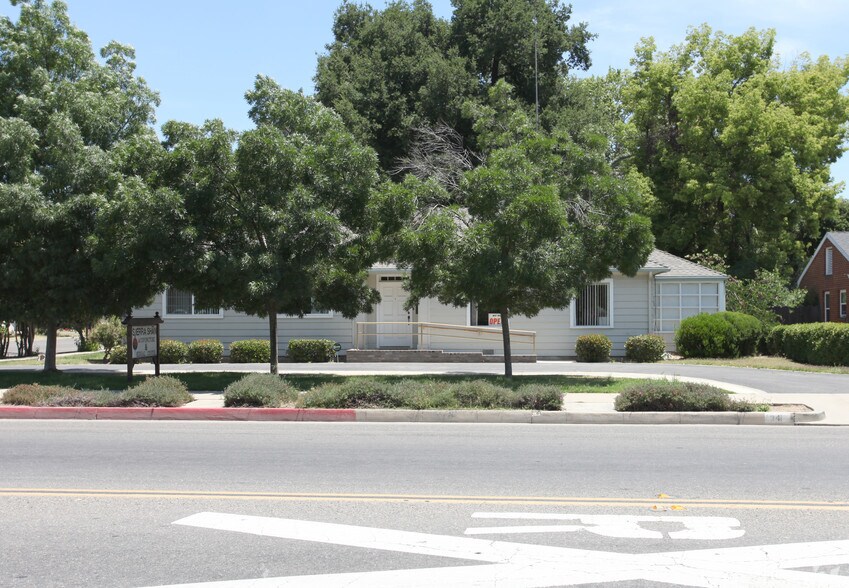 More Photos Of 341 N Kaweah Ave, Exeter Office For Lease