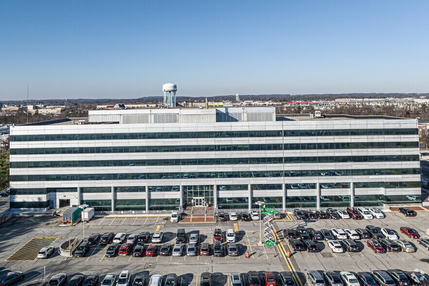 More Photos Of 900 Stewart Ave, Garden City Office For Lease