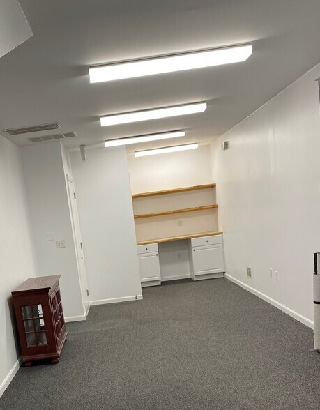 More Photos Of 165 State St, Hackensack Light Distribution For Lease