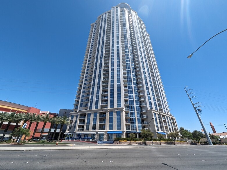 More Photos Of 200 W Sahara Ave, Las Vegas Apartments For Sale