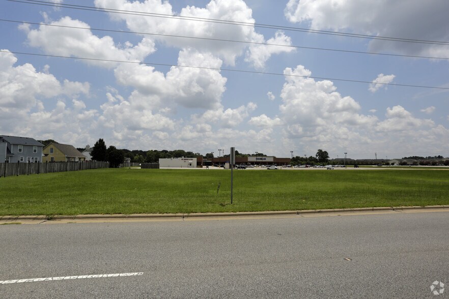 More Photos Of 8131 Cliffdale Rd, Fayetteville Land For Sale
