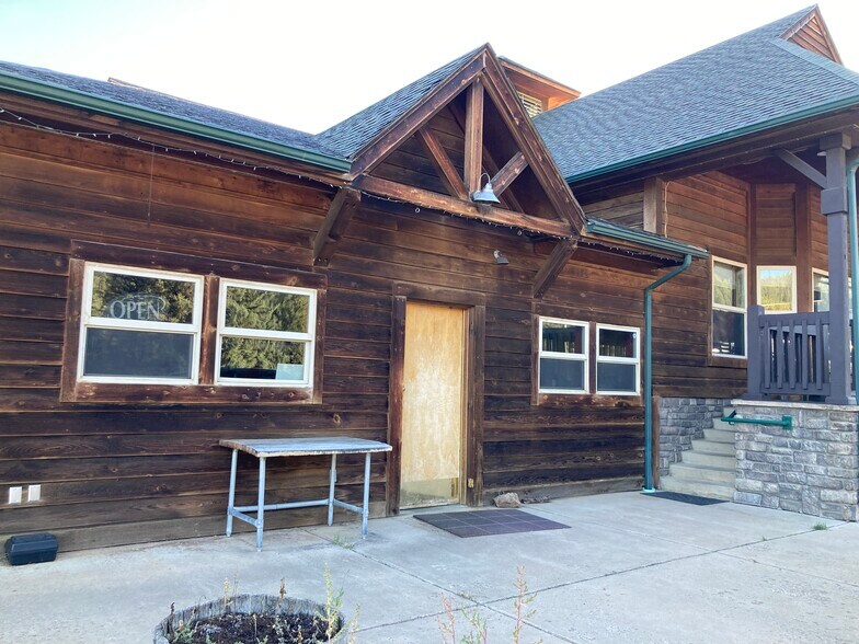 More Photos Of 16940 Pine Valley Rd, Pine Restaurant For Sale