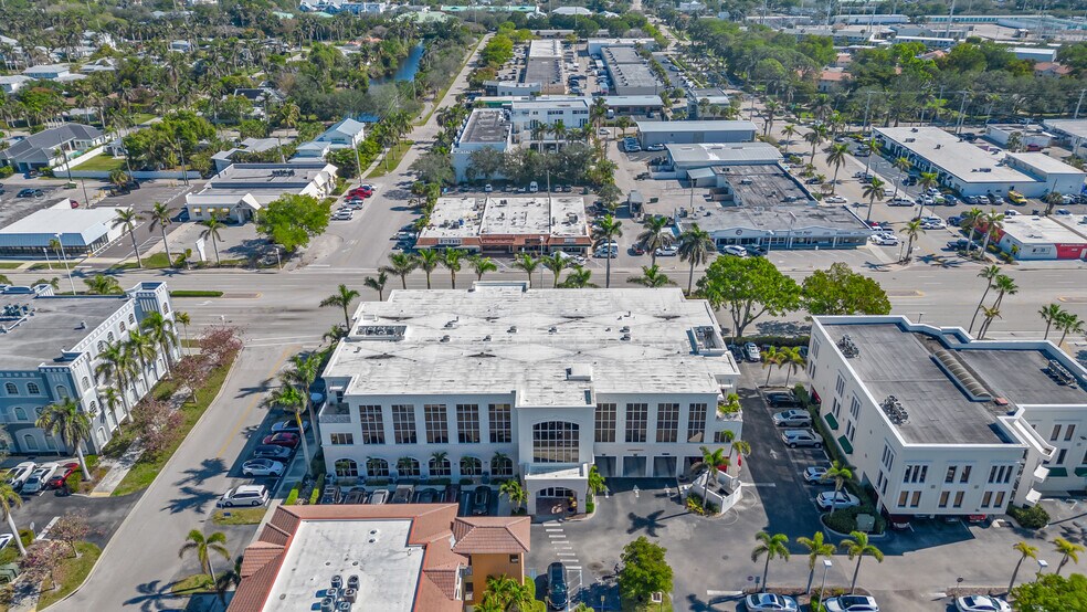 More Photos Of 599 9th St N, Naples Medical For Lease