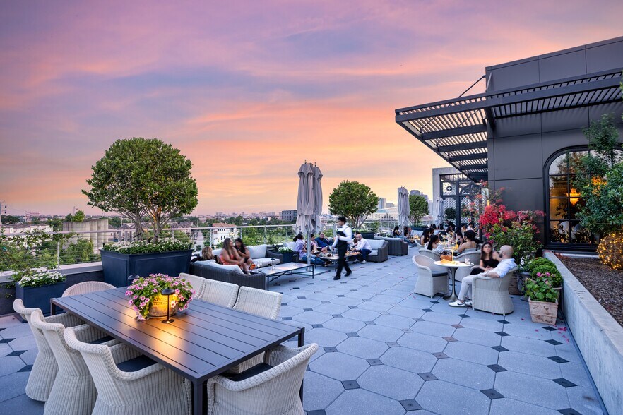 More Photos Of 100 Jensen Dr, Houston Unknown For Lease