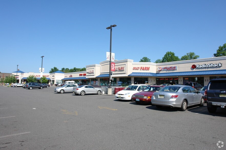 Primary Photo Of 711 E 1st Ave, Roselle General Retail For Lease