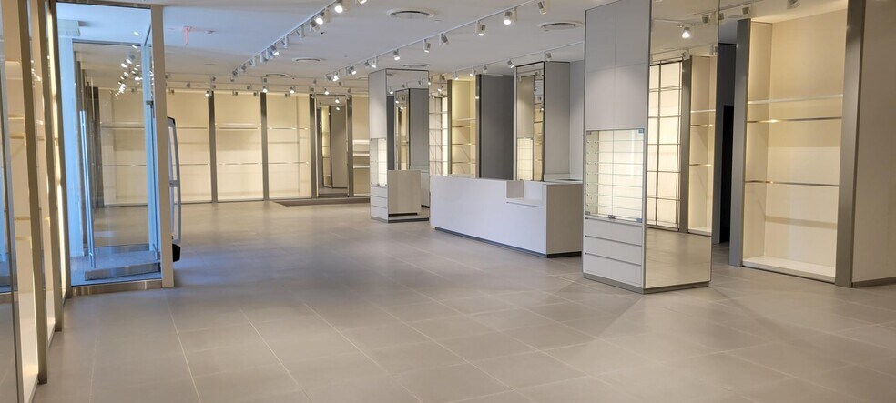 More Photos Of 135 Depot St, Manchester Center General Retail For Lease