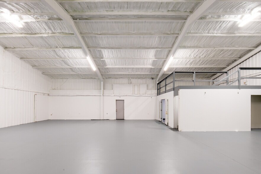 More Photos Of 12007 NE 23rd St, Choctaw Warehouse For Sale