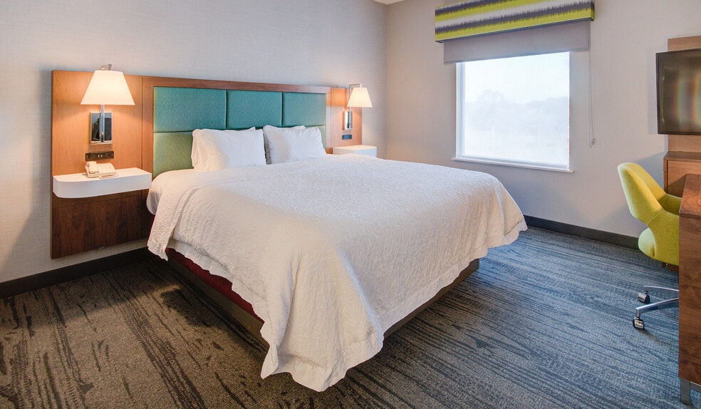 More Photos Of 4617 7th St, Bay City Hotel For Sale