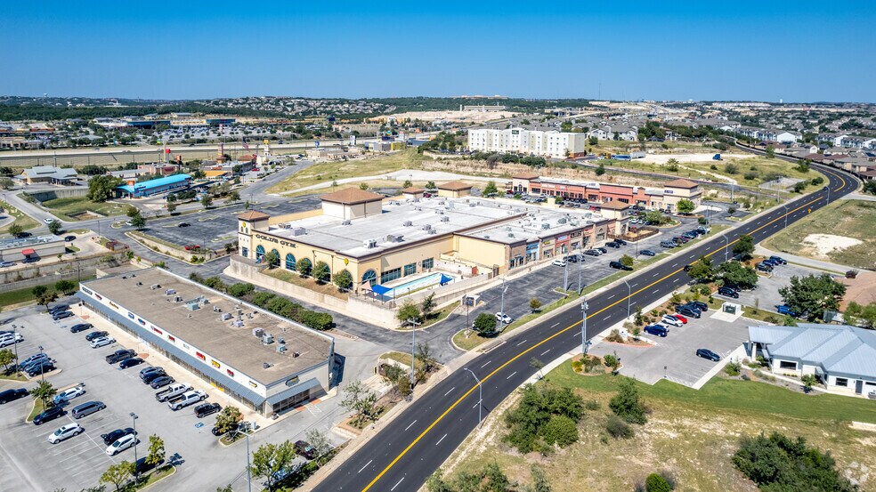 More Photos Of 21044 N US-281 Hwy, San Antonio Unknown For Lease