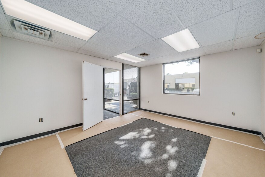 More Photos Of 100 Candace Dr, Maitland Distribution For Lease