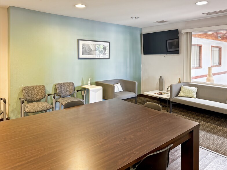 More Photos Of 2266 S Dobson Rd, Mesa Coworking Space