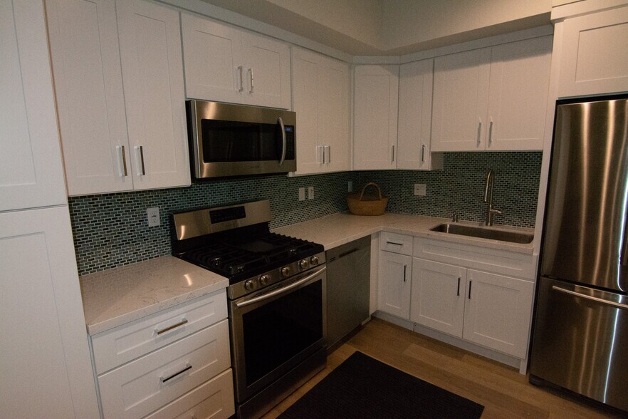More Photos Of 2006 S Corning St, Los Angeles Apartments For Sale
