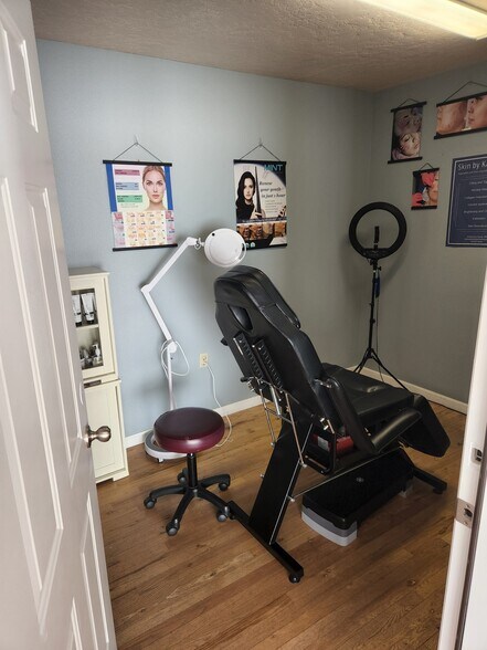 More Photos Of 10150 NW Glencoe Rd, North Plains Medical For Lease