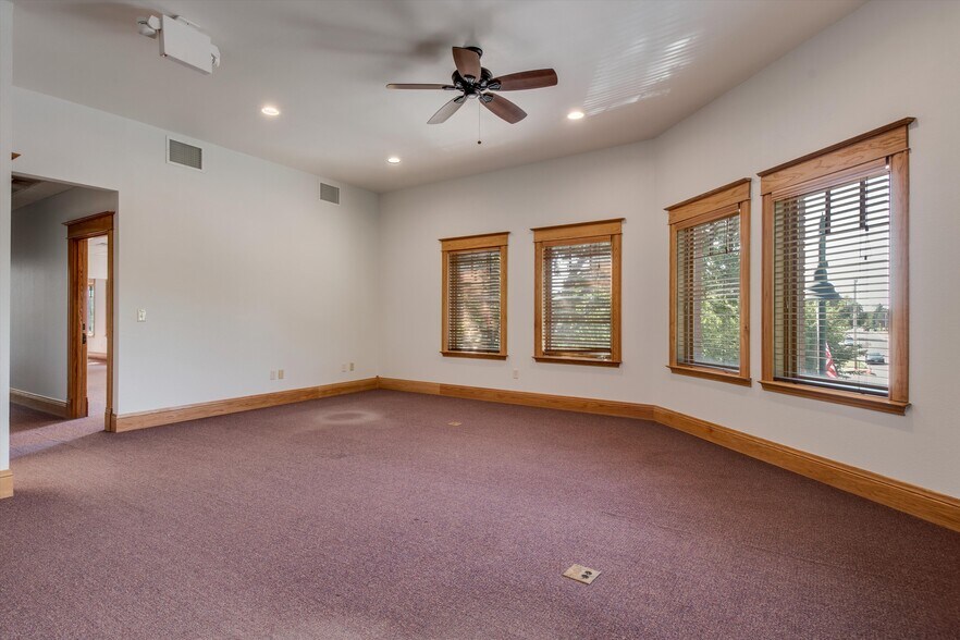 More Photos Of 512 5th St, Berthoud Office For Lease