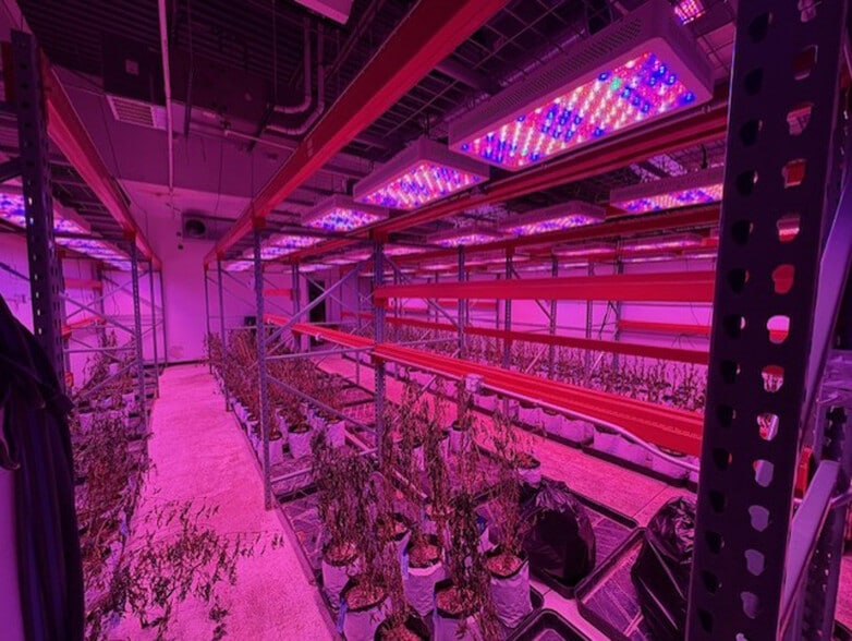 More Photos Of 3899 Quentin St, Denver Warehouse For Sale