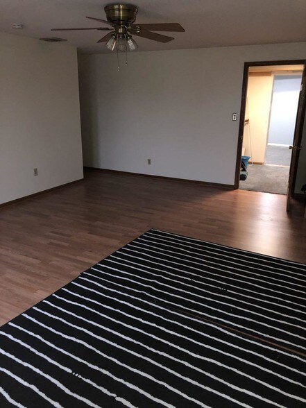 More Photos Of 75-77 Paterson Ave, Wallington Warehouse For Lease