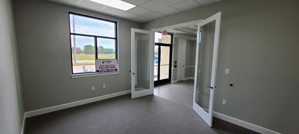 More Photos Of 26717 Westheimer Pky, Katy Medical For Sale
