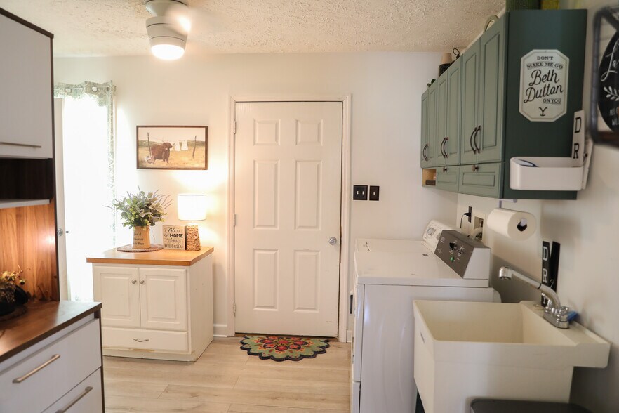 More Photos Of 232 Mine Branch Rd, Crimora Specialty For Sale