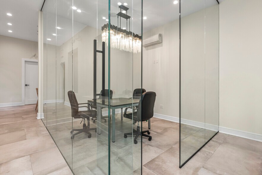 More Photos Of 1527 149th St, Whitestone Office For Lease