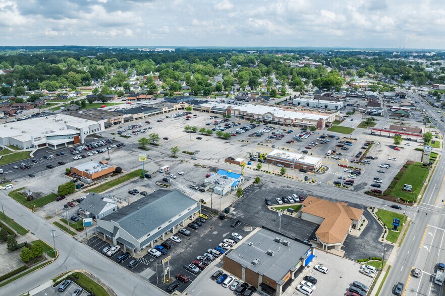 More Photos Of 2630 Frederica St, Owensboro Supermarket For Lease