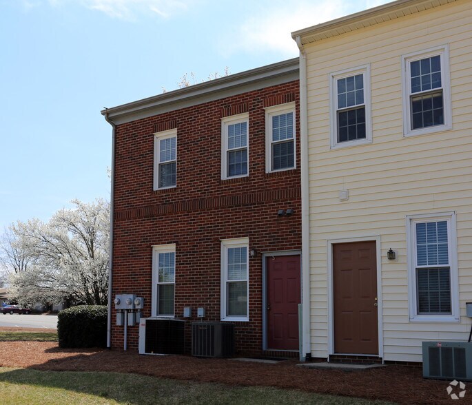 More Photos Of 1300-1302 Ashley Sq, Winston-Salem Office For Lease