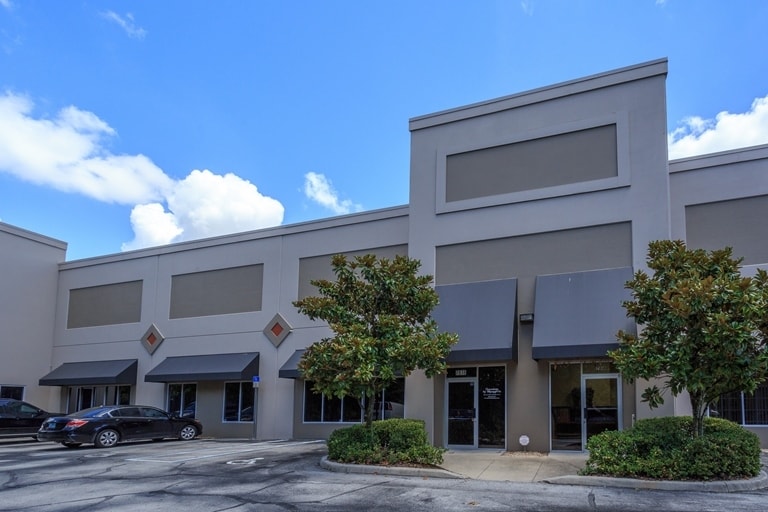 Primary Photo Of 7810 Kingspointe Pky, Orlando Warehouse For Lease