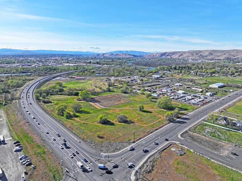 More Photos Of University Parkway at Highway 24, Yakima Land For Sale