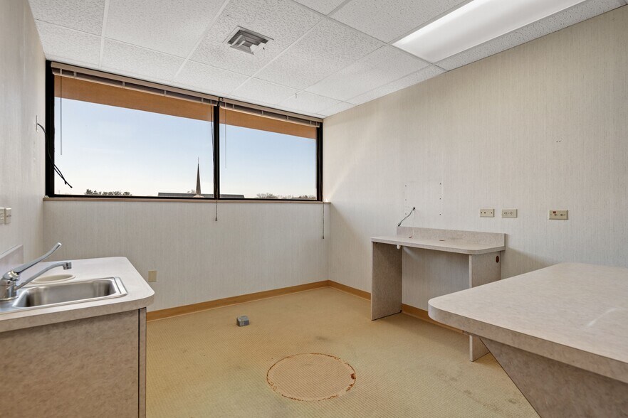 More Photos Of 99 November Dr, Camp Hill Medical For Lease